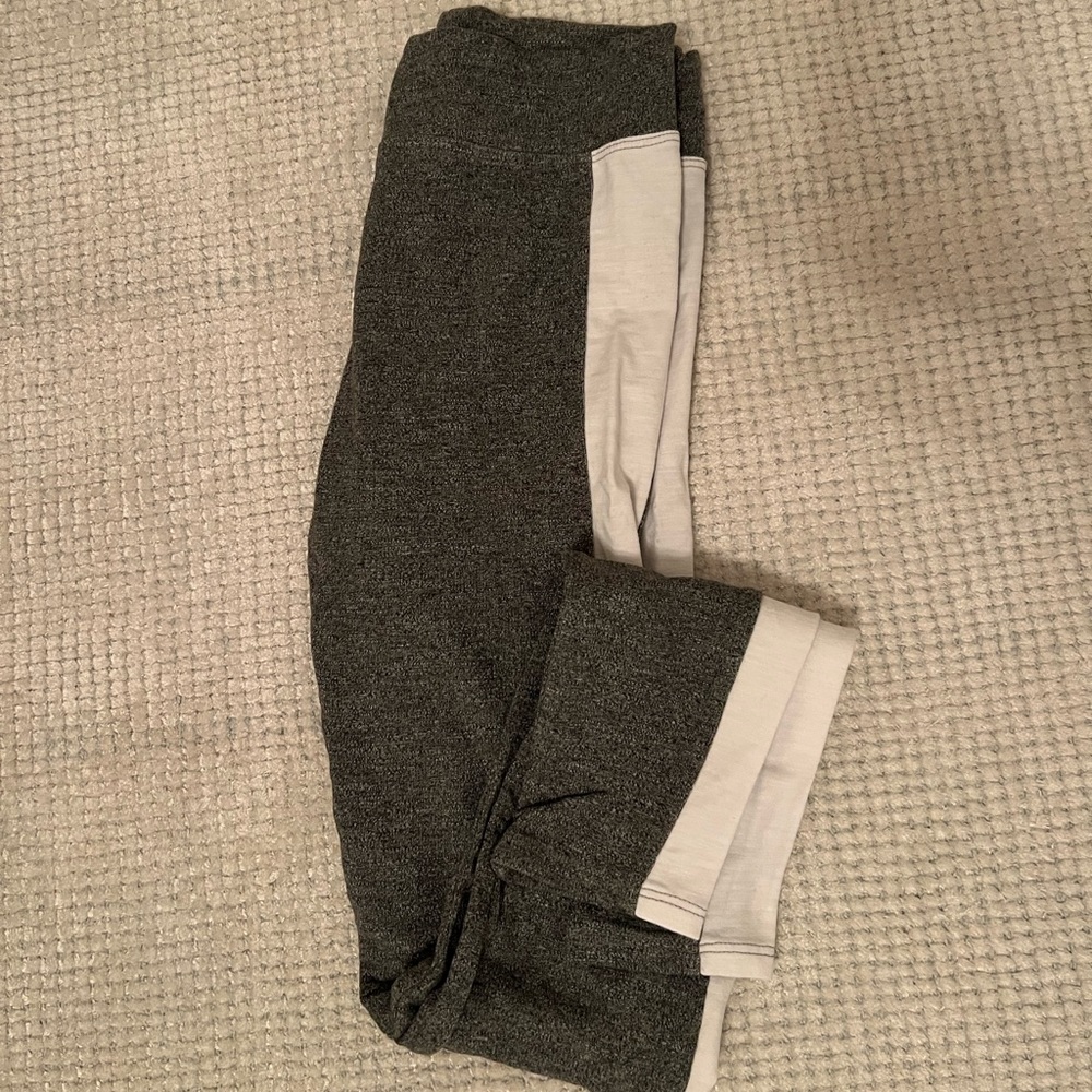 SUNDRY super soft leggings! Size 0 very lightly worn